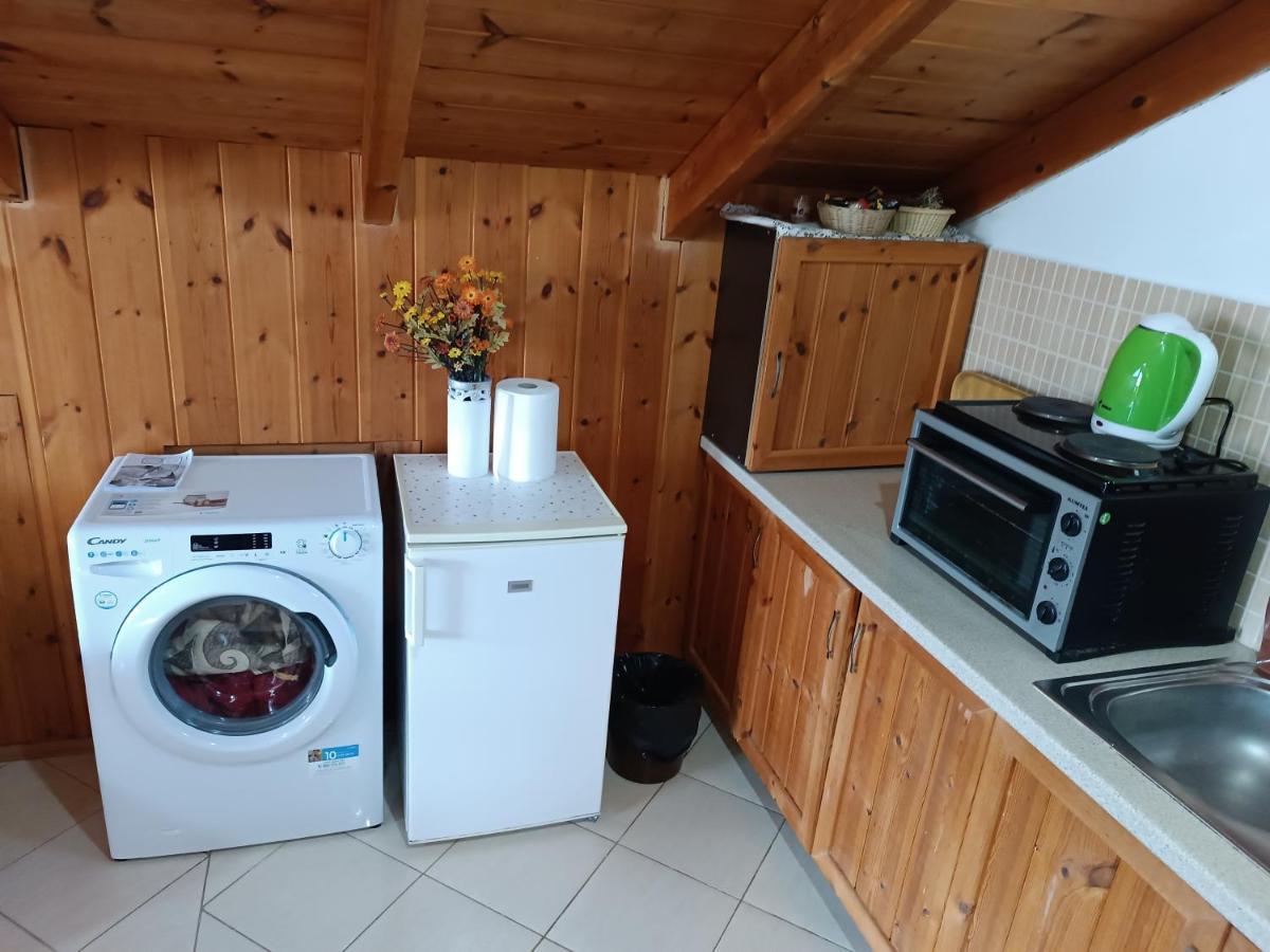 Guesthouse Eva Suite Μπεράτ Δωμάτιο φωτογραφία