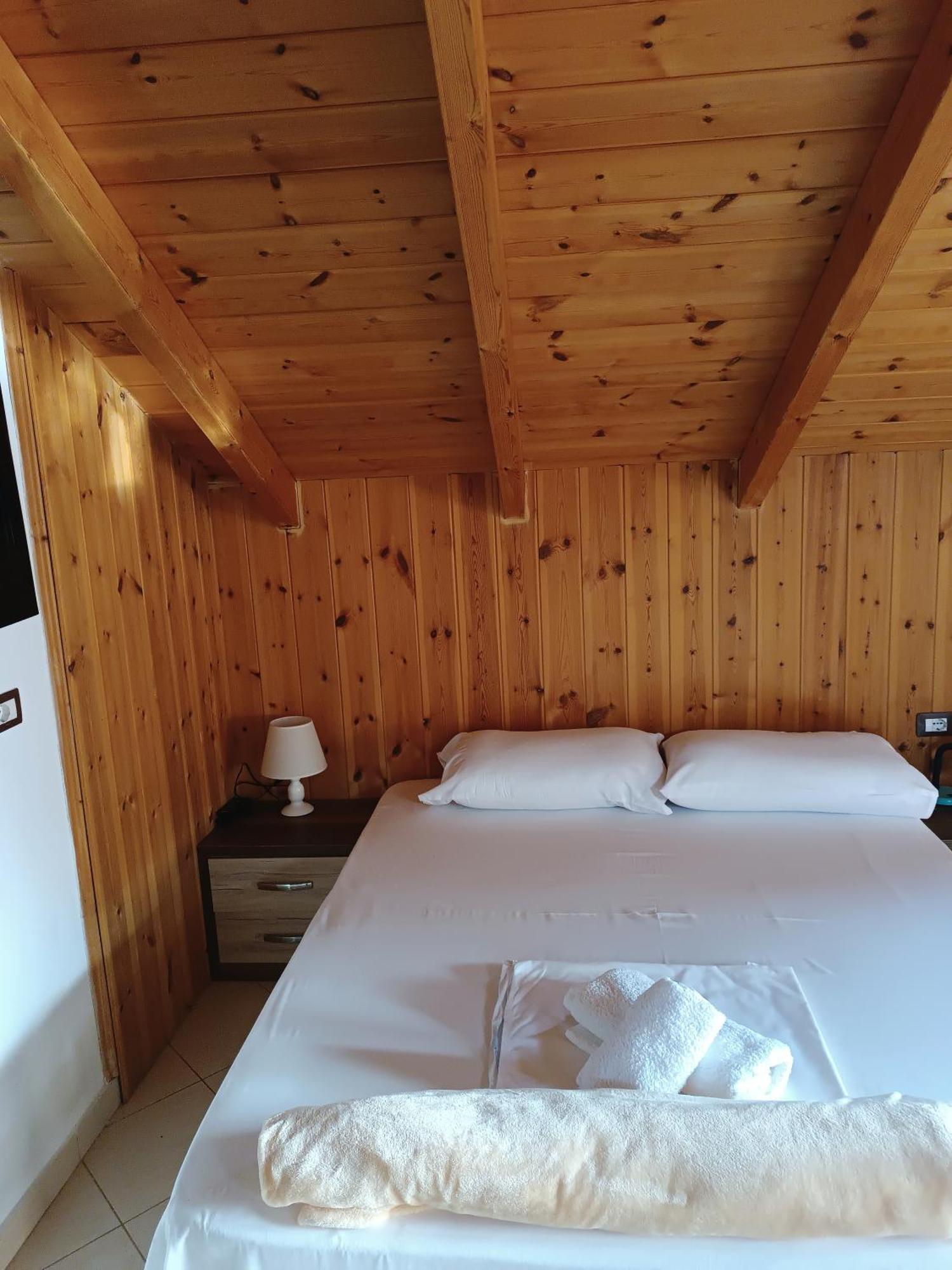 Guesthouse Eva Suite Μπεράτ Εξωτερικό φωτογραφία